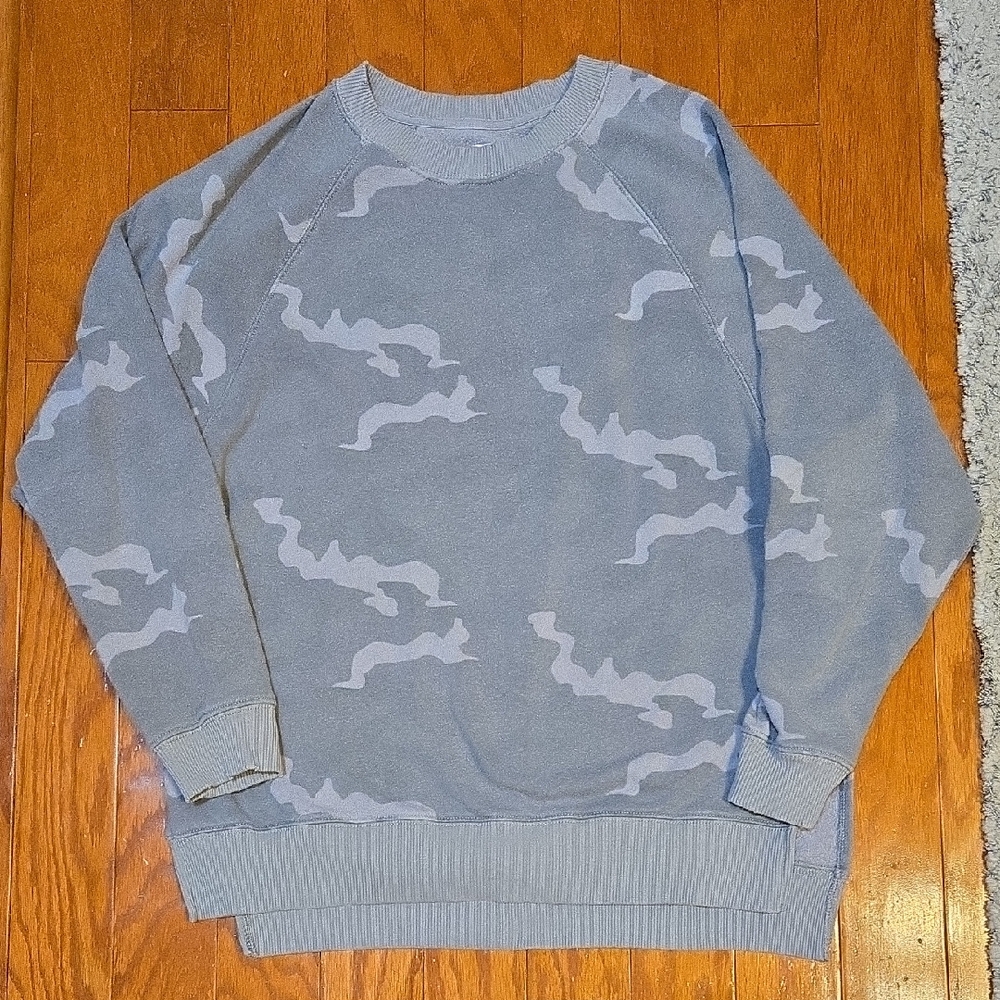 American Eagle Women's Camouflage Crewneck Size XS